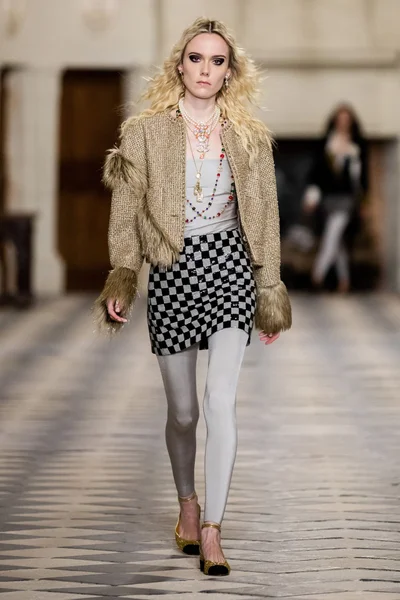 Look 2
